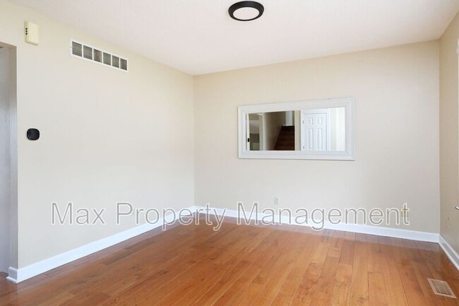 Building Photo - 6827 Hickory Ln