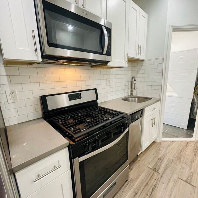 Building Photo - 20 N 51st St