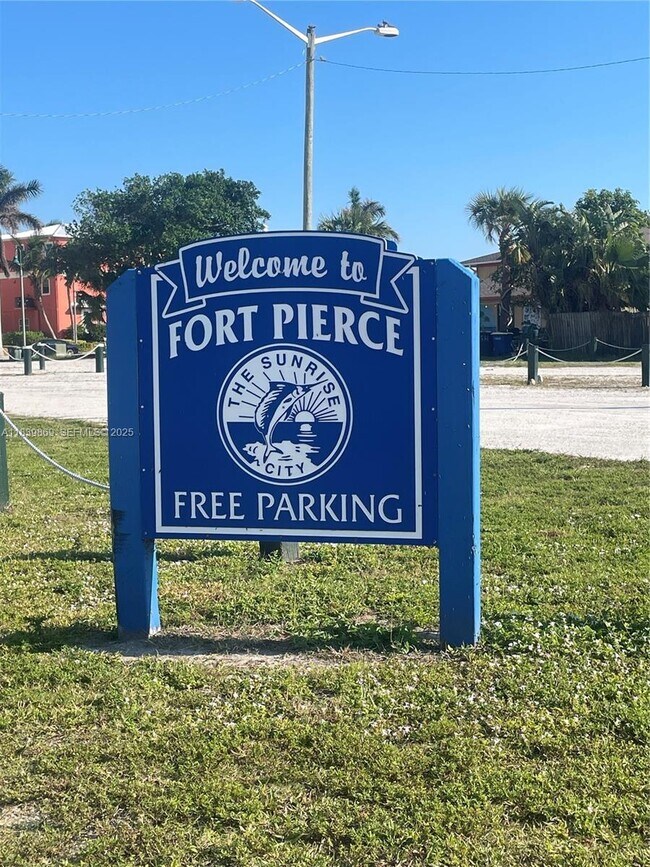 Building Photo - 1115 Hernando St