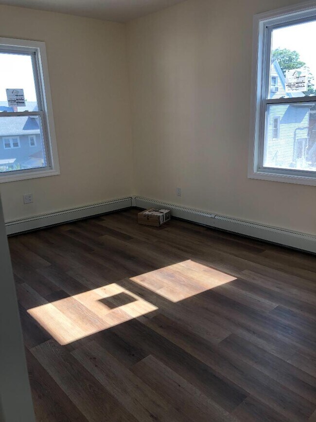 Master Bedroom - 851 Castleton Ave