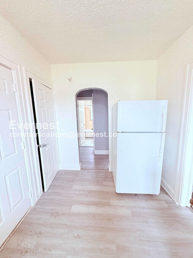 Foto del edificio - 13909 Hartwell St