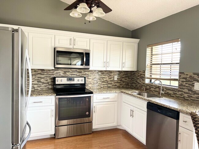 Building Photo - 8328 Waterline Dr