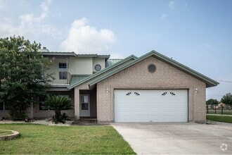 Building Photo - 854 Lago Vista Dr