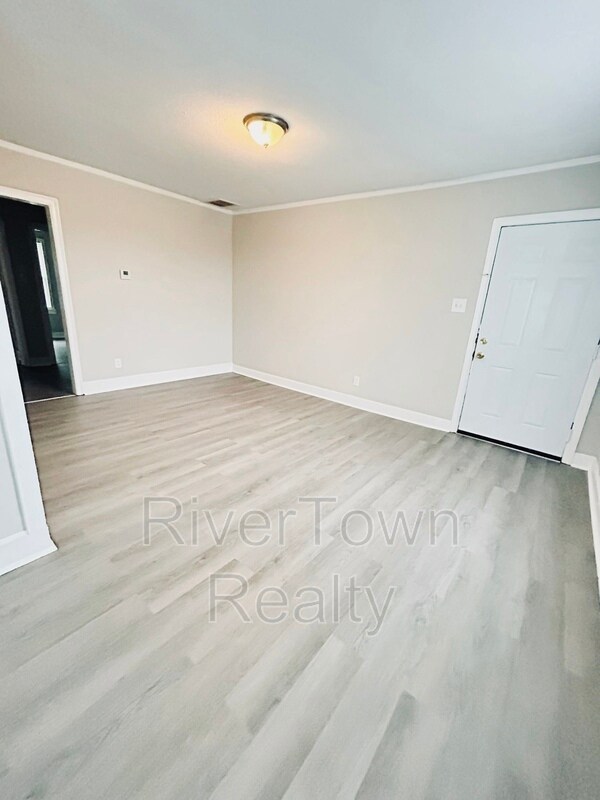 Building Photo - 3175 Jackson Ave