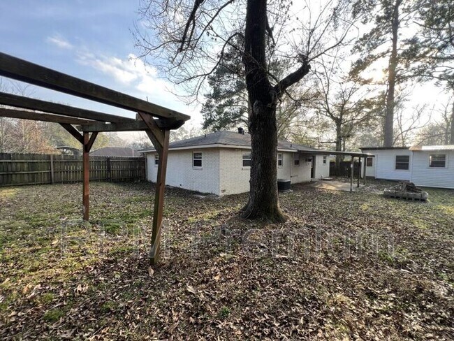 Building Photo - 41158 2nd Colonial St