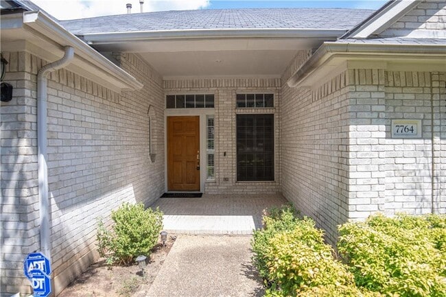 Building Photo - 7764 Yaupon Dr