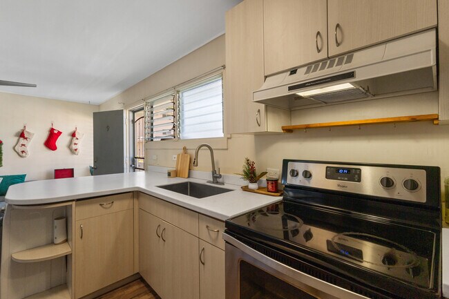 Building Photo - 1707 Anapuni St