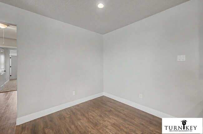 Building Photo - 158-160 Crossbow Ct