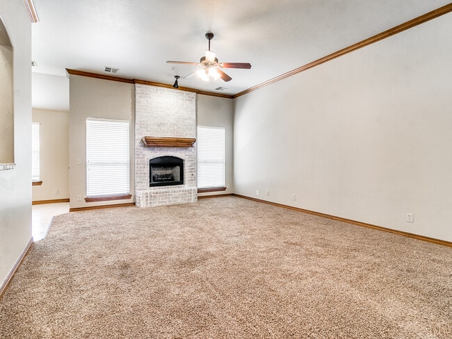 Building Photo - 15609 Traditions Dr