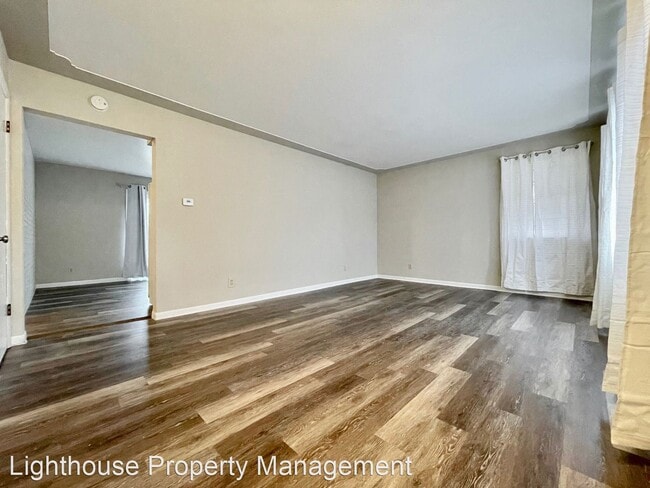 Building Photo - 3 br, 1 bath House - 535 E Dale Avenue