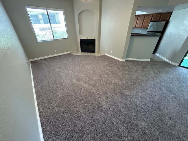 Foto del edificio - Charming condo in desirable West Las Vegas near Summerlin