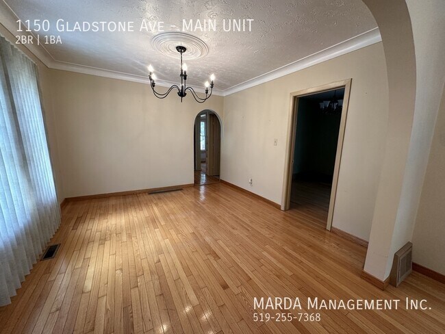 Photo du bâtiment - CHARMING 2+1BED/1BATH MAIN UNIT +60% OF UTILITIES 1/2 MON FREE RENT!