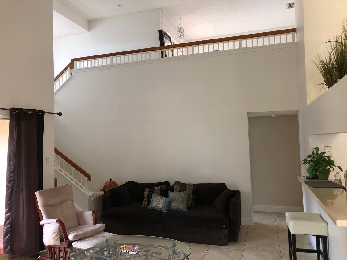 Primary Photo - 10450 SW 157th Ct