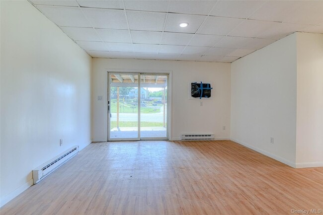 Foto del edificio - 1614 US-9W