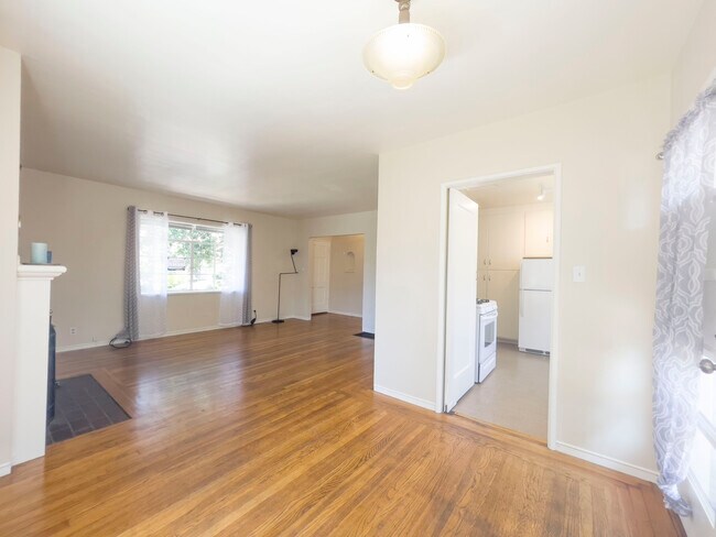Dining room into kitchne - 1914 Haste St