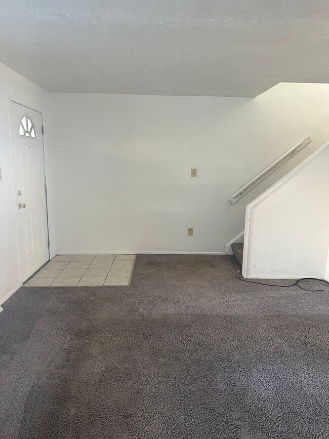 Foto del edificio - Warrensville Heights Town Home