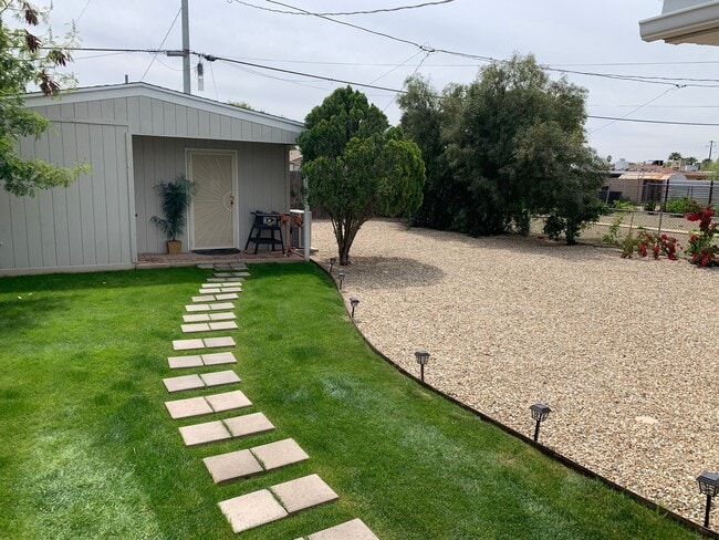 Photo - 1433 E Edgemont Ave (Phoenix, AZ) Apartment