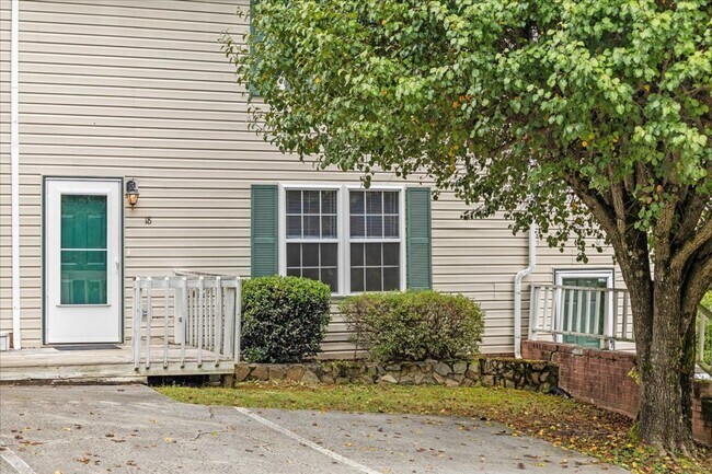 Foto del edificio - 1700 Lone Oak Rd