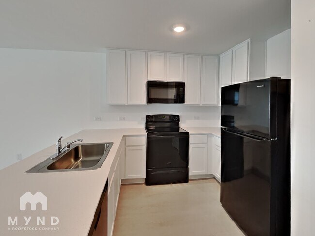 Foto del edificio - 213 Poplar Pl