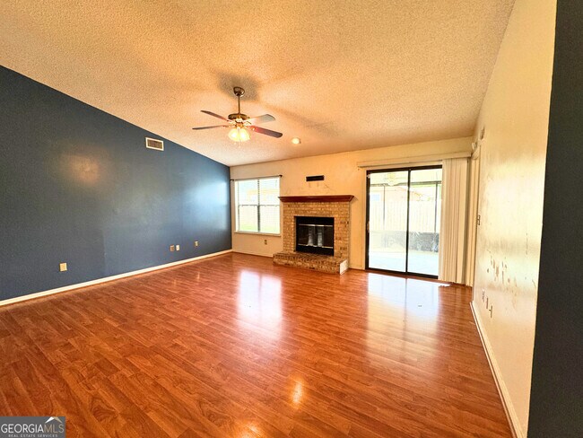 Building Photo - 101 Pleasant Breeze Way
