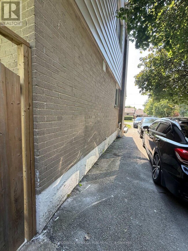 Building Photo - 155 Heslop Rd