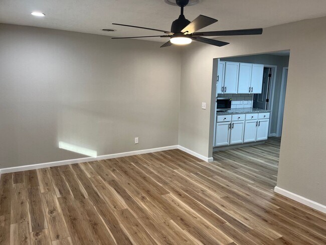 Building Photo - Adorable 3 Bedroom, 2 Bath Home!