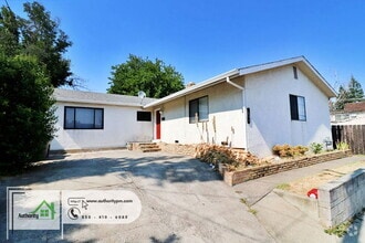 Building Photo - 1830 Rosaline Ave