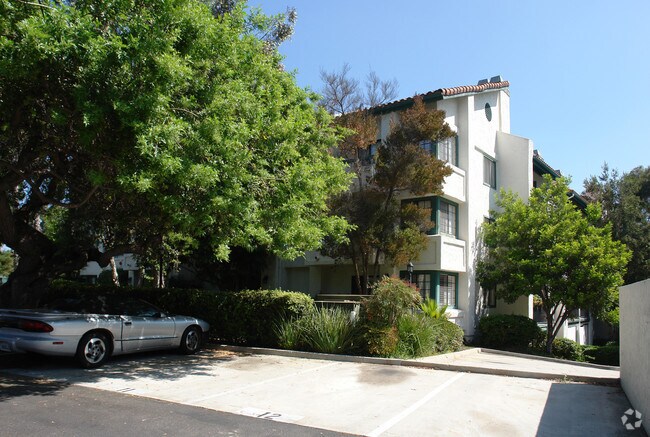 Building Photo - Shasta Greens