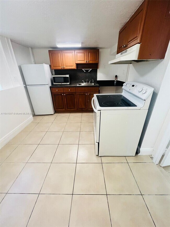 Foto del edificio - 2660 NE 212th Terrace