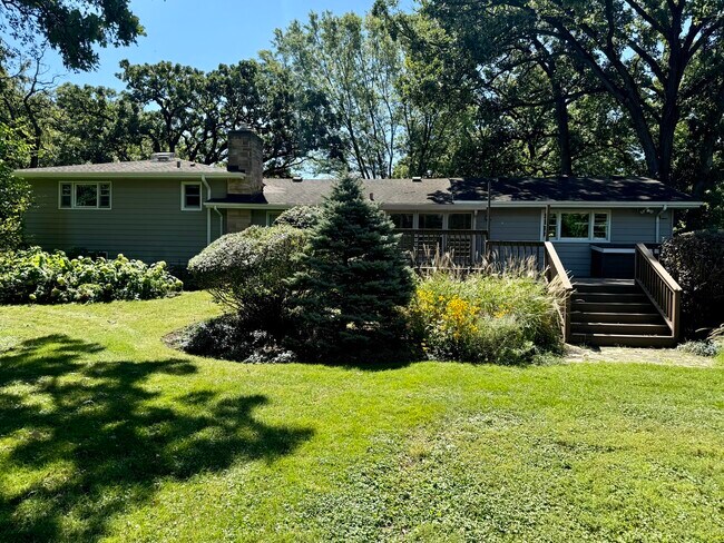 Foto del edificio - 4718 E Crystal Lake Ave