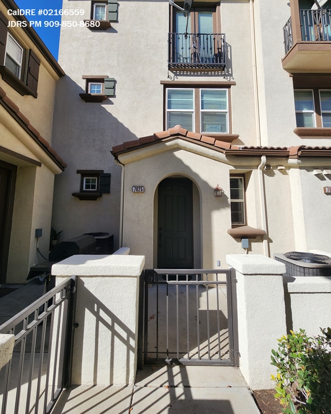 Building Photo - 7025 Vining St