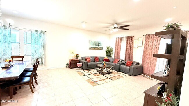Foto del edificio - 7443 W Spur Dr
