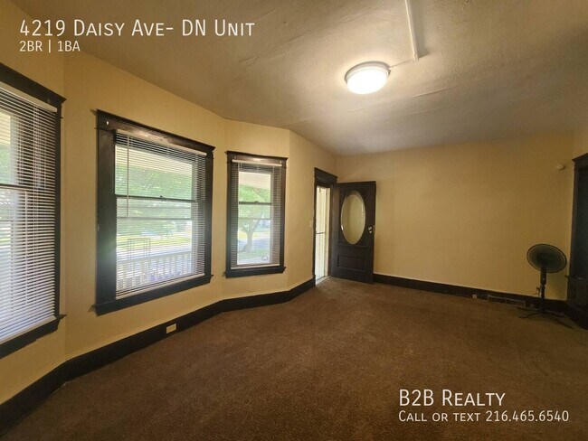 Foto del edificio - 4219 Daisy Ave