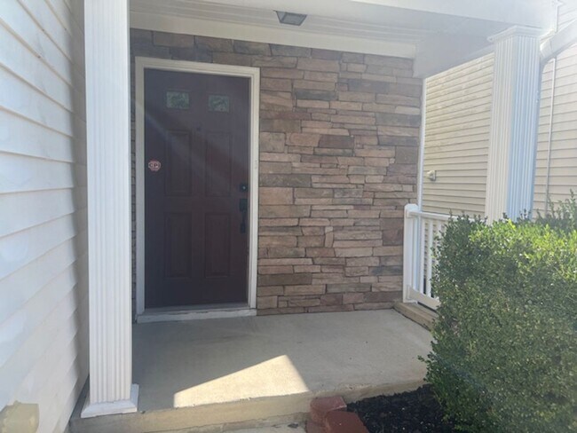 Building Photo - 8 Grosbeak Ln