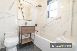 Foto del edificio - 2584 Bedford Ave