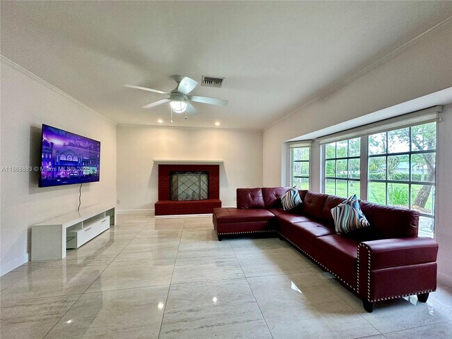 Foto del edificio - 3440 19th Ave SW
