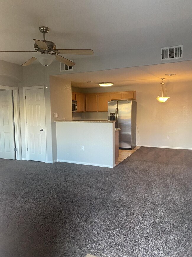 7701 W Robindale Rd, Las Vegas, NV 89113 Townhouse for Rent in Las