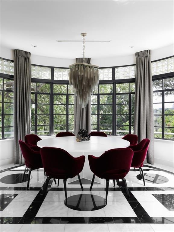Foto del edificio - 1301 W 29th St