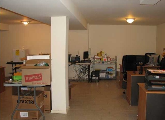 Foto del edificio - 1070 Manor Rd