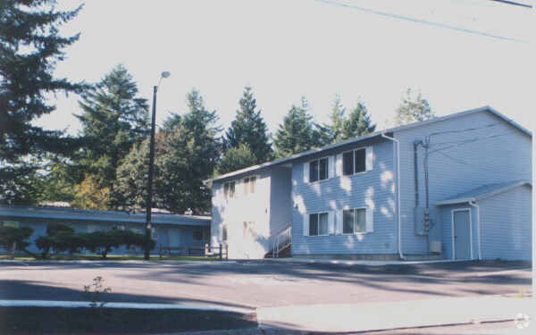 Primary Photo - 417 NE 160th Ave