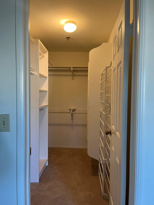 Vestidor - 631 Oak Run Trl