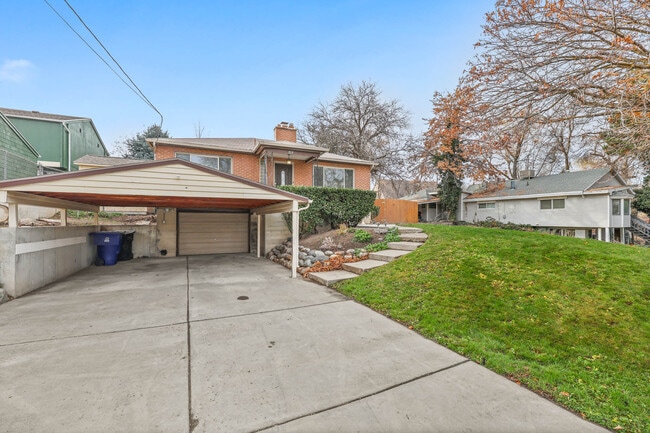 Photo - 2576 E Wren Rd House