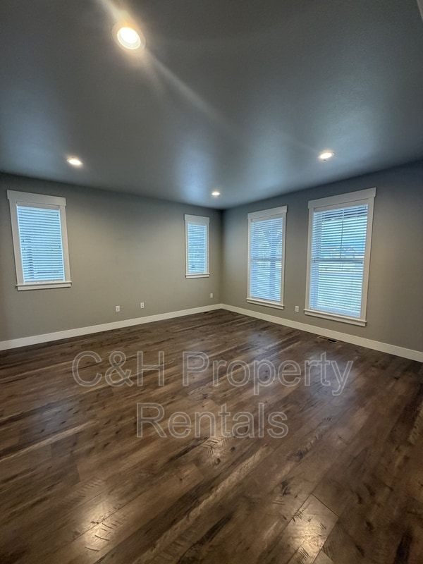 Foto del edificio - 1826 Walter Creek Blvd