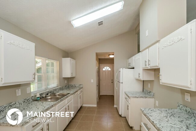 Building Photo - 6373 Valley Dale Dr