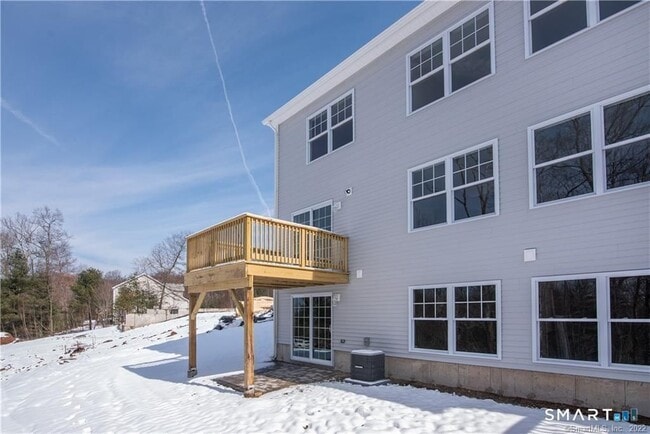 Building Photo - 28 Woodside Dr