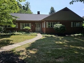 Building Photo - 764 W Hamilton Ave