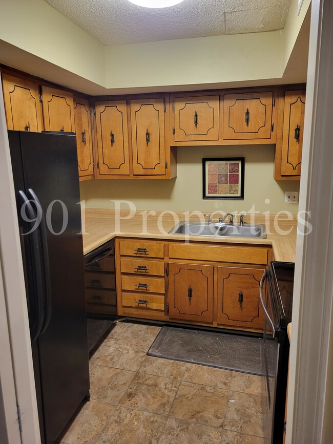 Building Photo - 3389 Lord Dunmore Cove