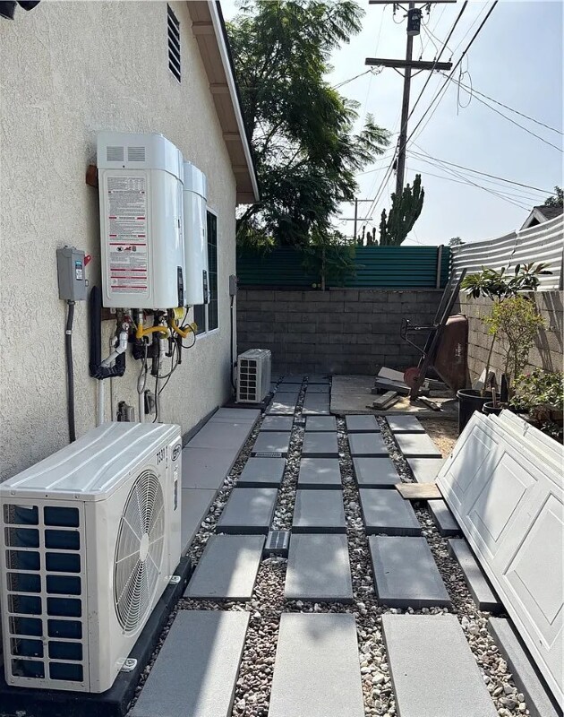 Foto del edificio - 7331 1/2 Kraft Ave