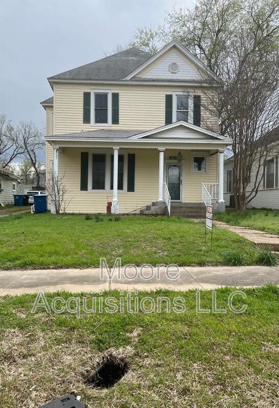 Primary Photo - 1018 W Sears