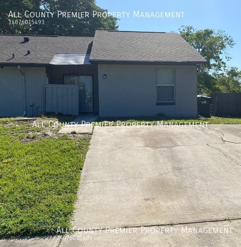 Photo - 1215 Ravida Cir-